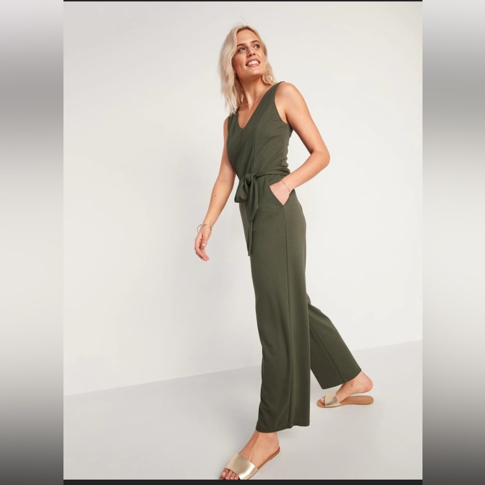 Green Sleeveless jumper